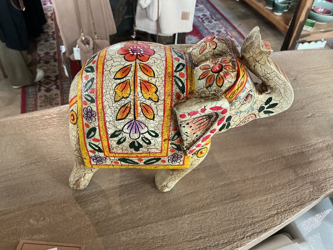 Medium Elephant