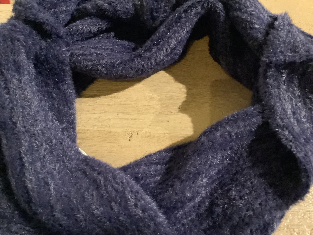 FEATHER YARN KNITTED SNOOD NAVY