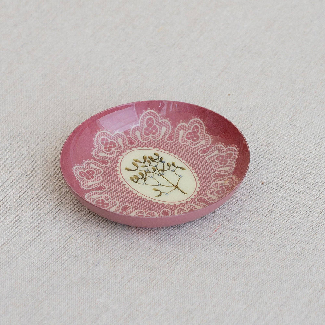 Round Enamel Tray - Antique Lace