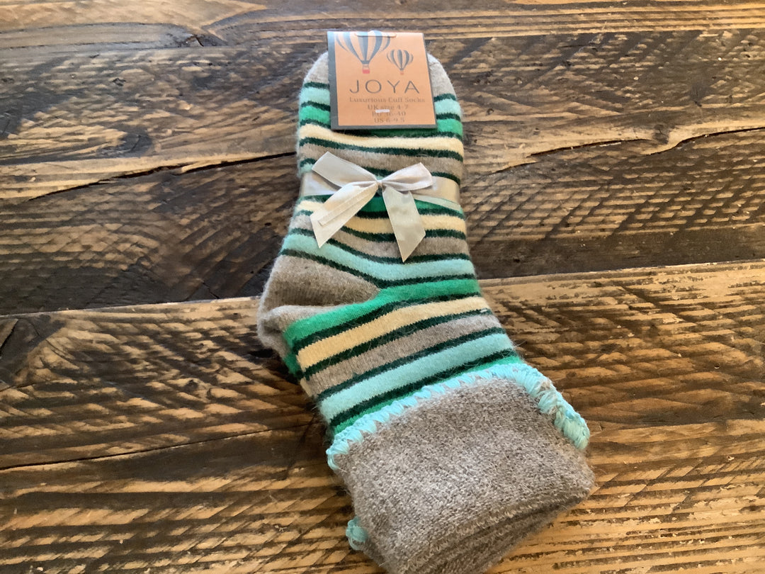 Blue/green striped cuff socks size 4-7