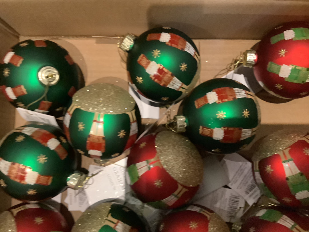 Red/Green Glitter Glass Ball w Nutcracker, 2as