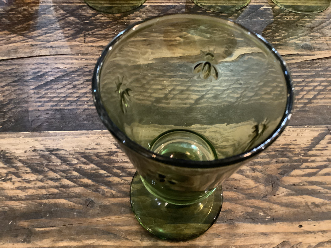 OLIVE BEE GOBLET GLASS