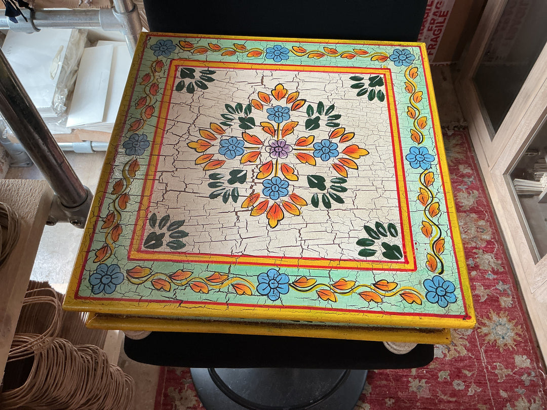 Bajot Table