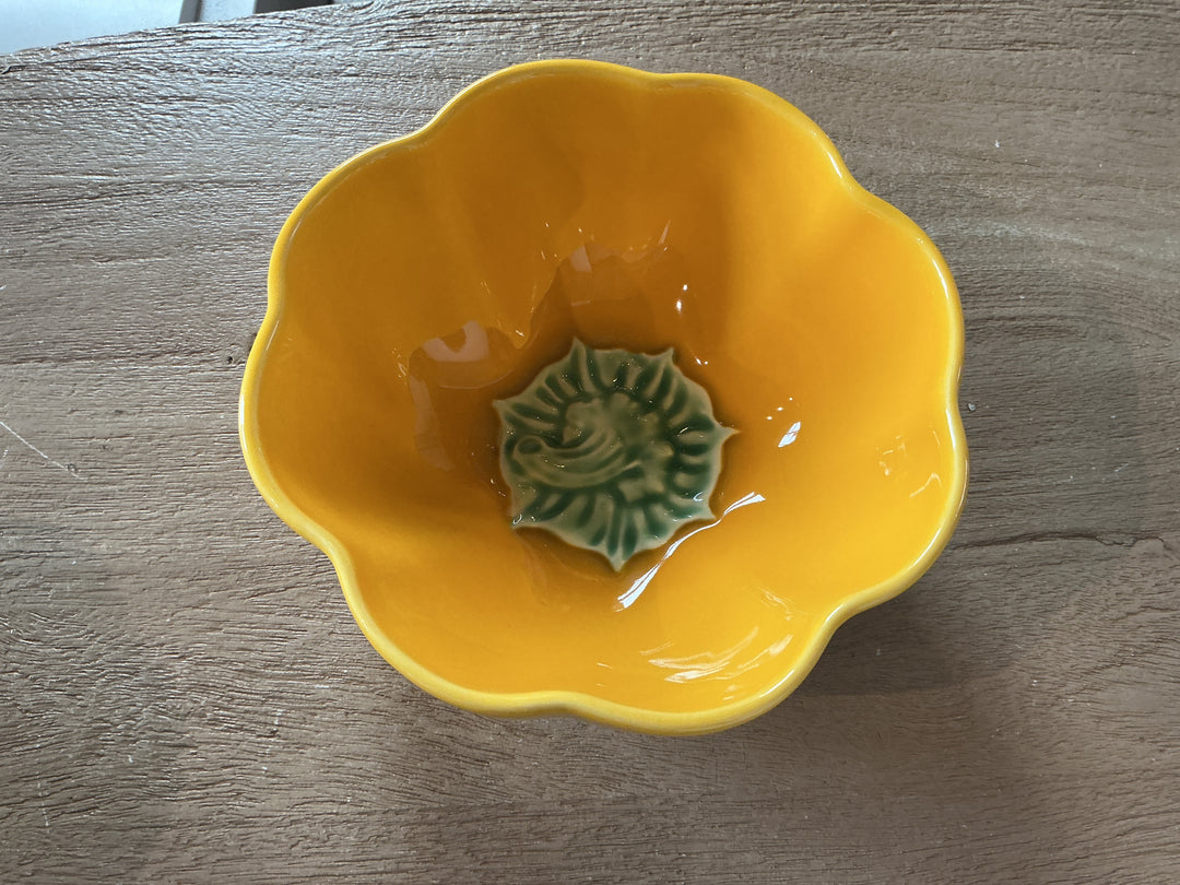 Yellow Stoneware Pepper 6 Bowl