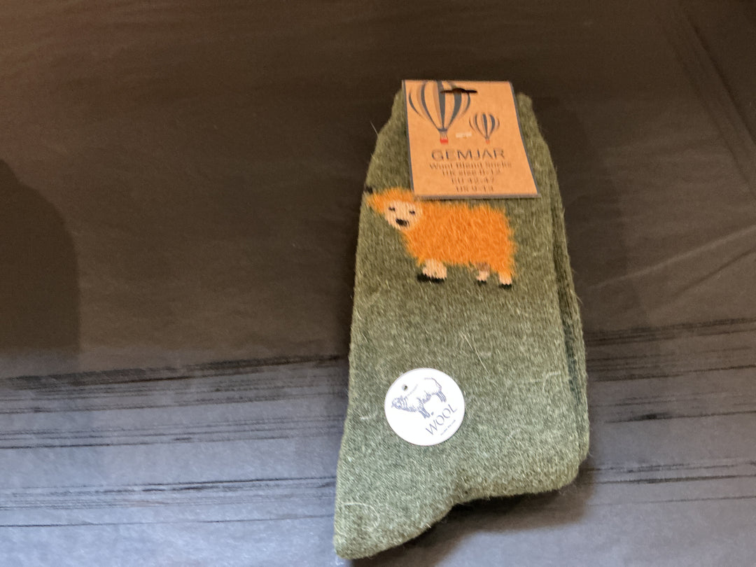 Green wool blend socks with fluffy highland cow size 8-12