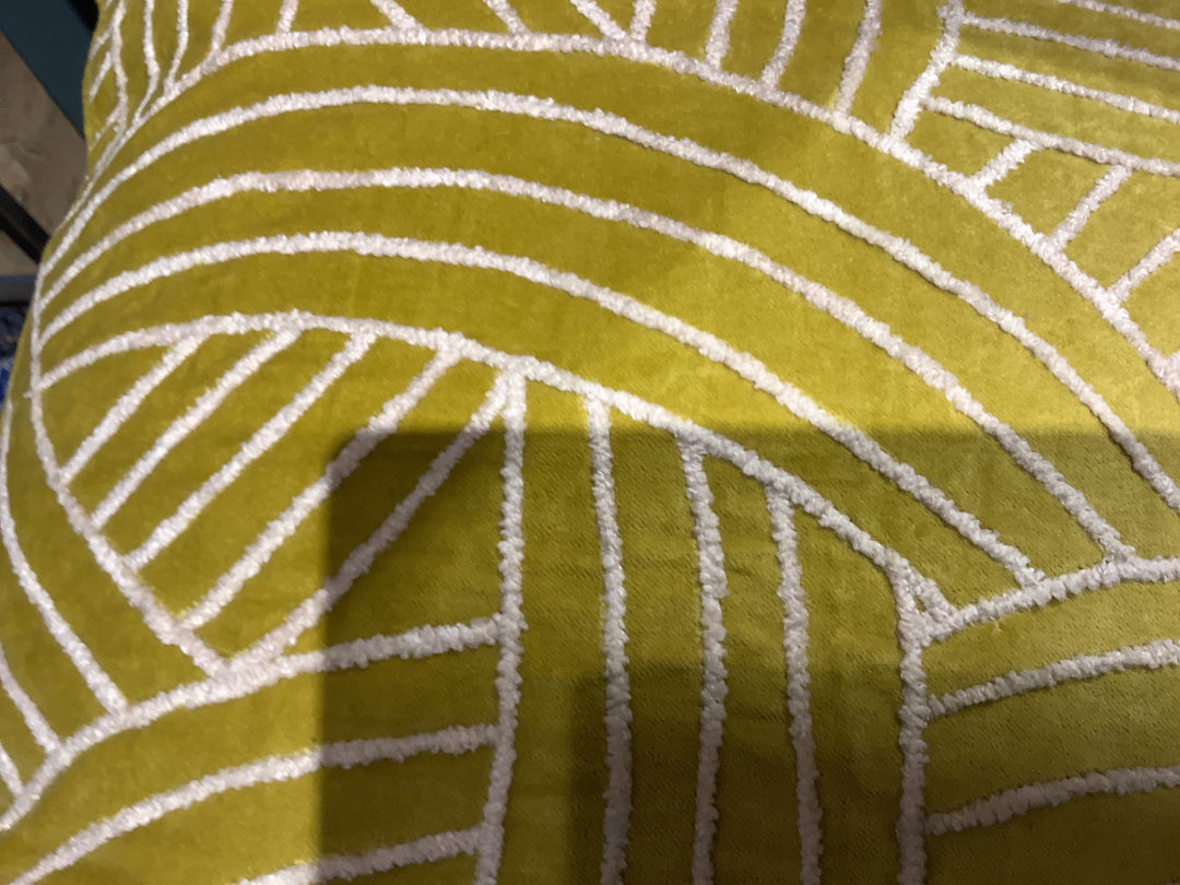 Niagara Cushion Gold