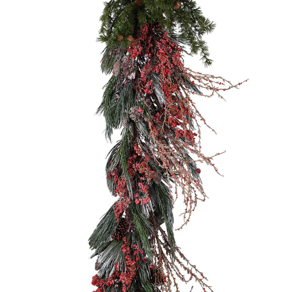 LAVISH PINE BERRY GARLAND